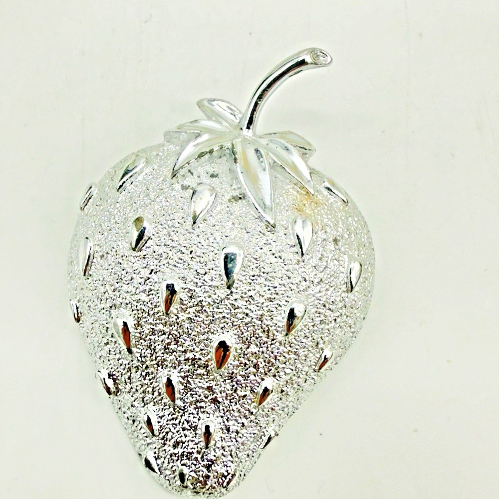 Vintage Sarah Coventry Strawberry Brooch Pin Large Textured Fruit Silver Tone